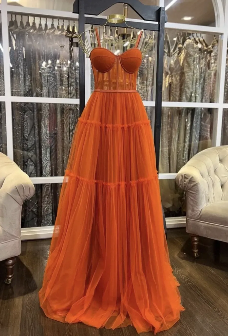 Modelo de referencia — vestido de gala